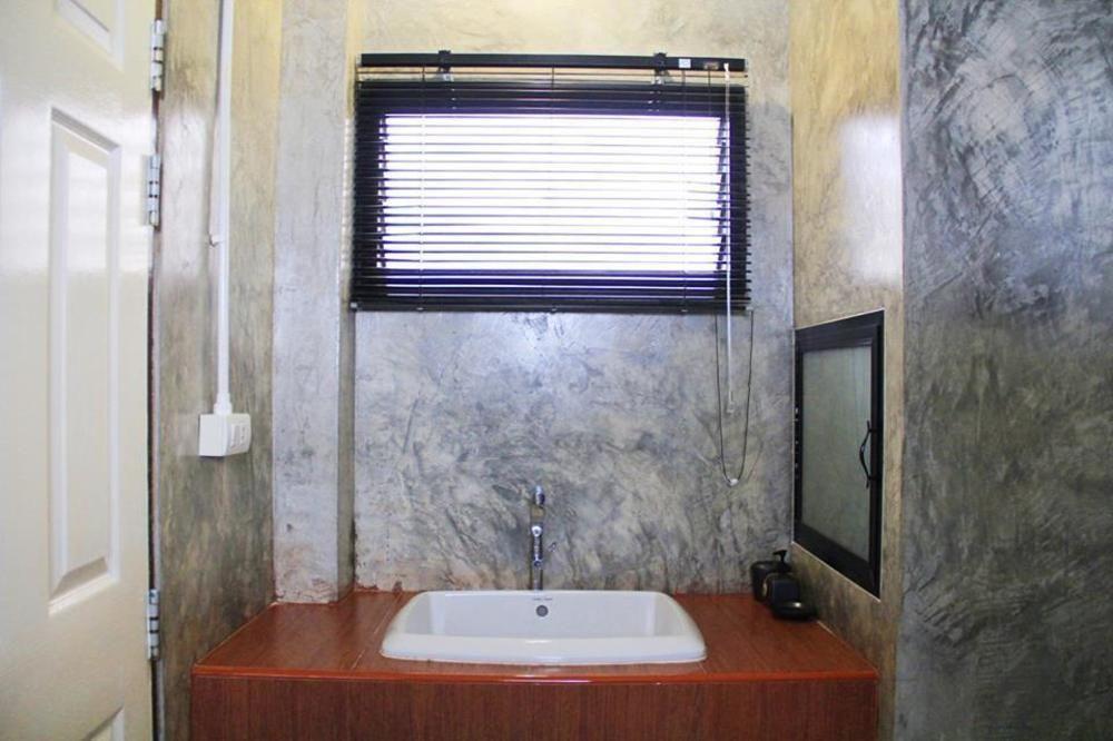 Plern Plern Bed And Bike Hotel Chiang Mai Bagian luar foto
