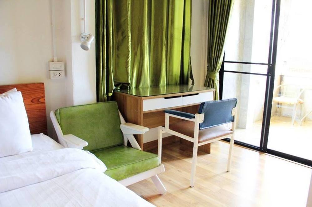 Plern Plern Bed And Bike Hotel Chiang Mai Bagian luar foto