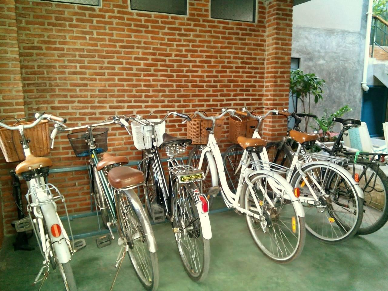 Plern Plern Bed And Bike Hotel Chiang Mai Bagian luar foto