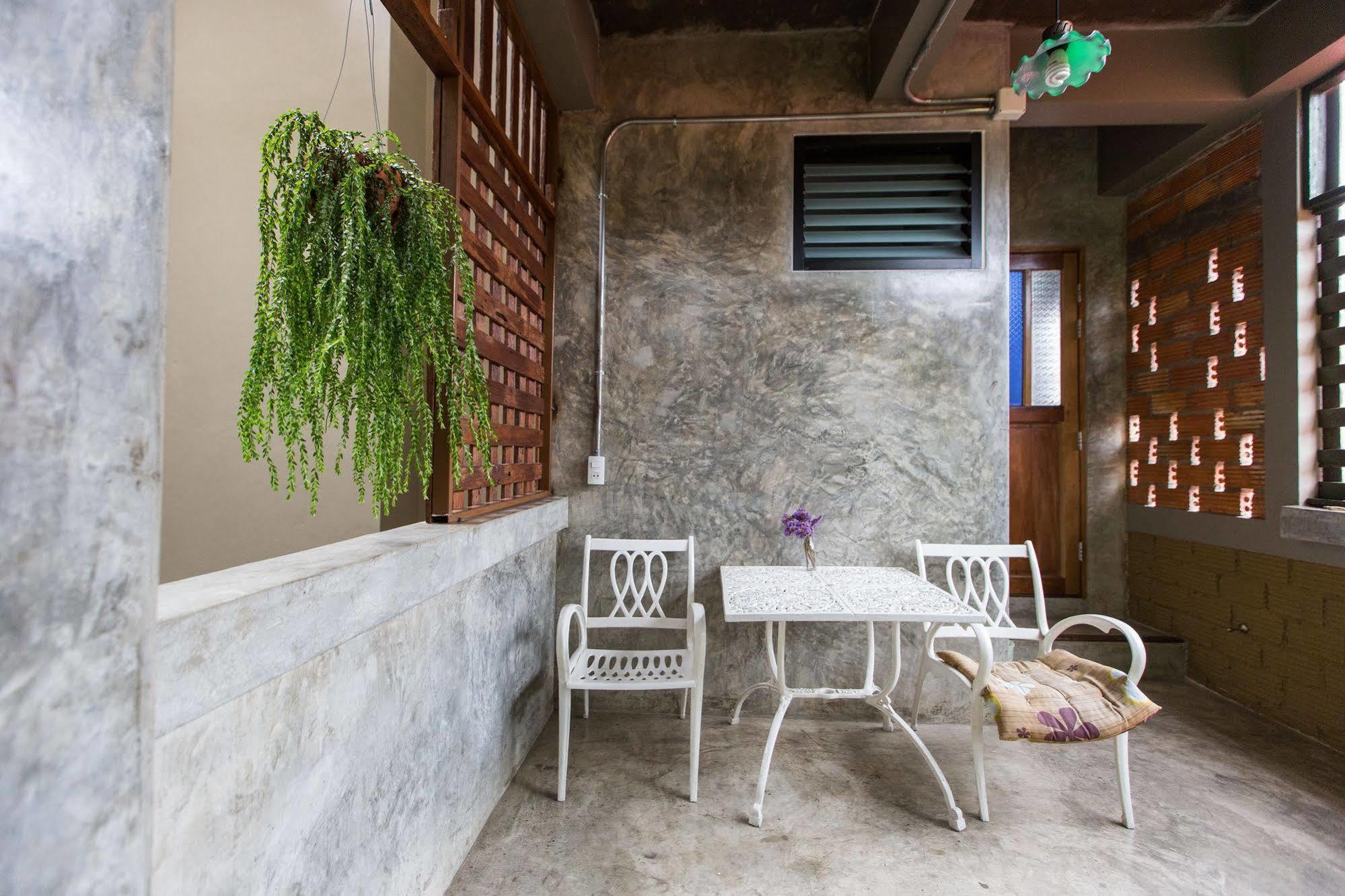 Plern Plern Bed And Bike Hotel Chiang Mai Bagian luar foto