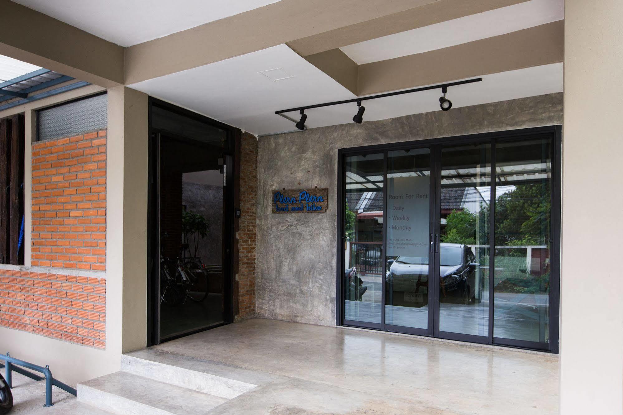 Plern Plern Bed And Bike Hotel Chiang Mai Bagian luar foto