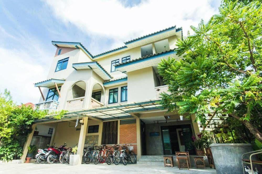 Plern Plern Bed And Bike Hotel Chiang Mai Bagian luar foto