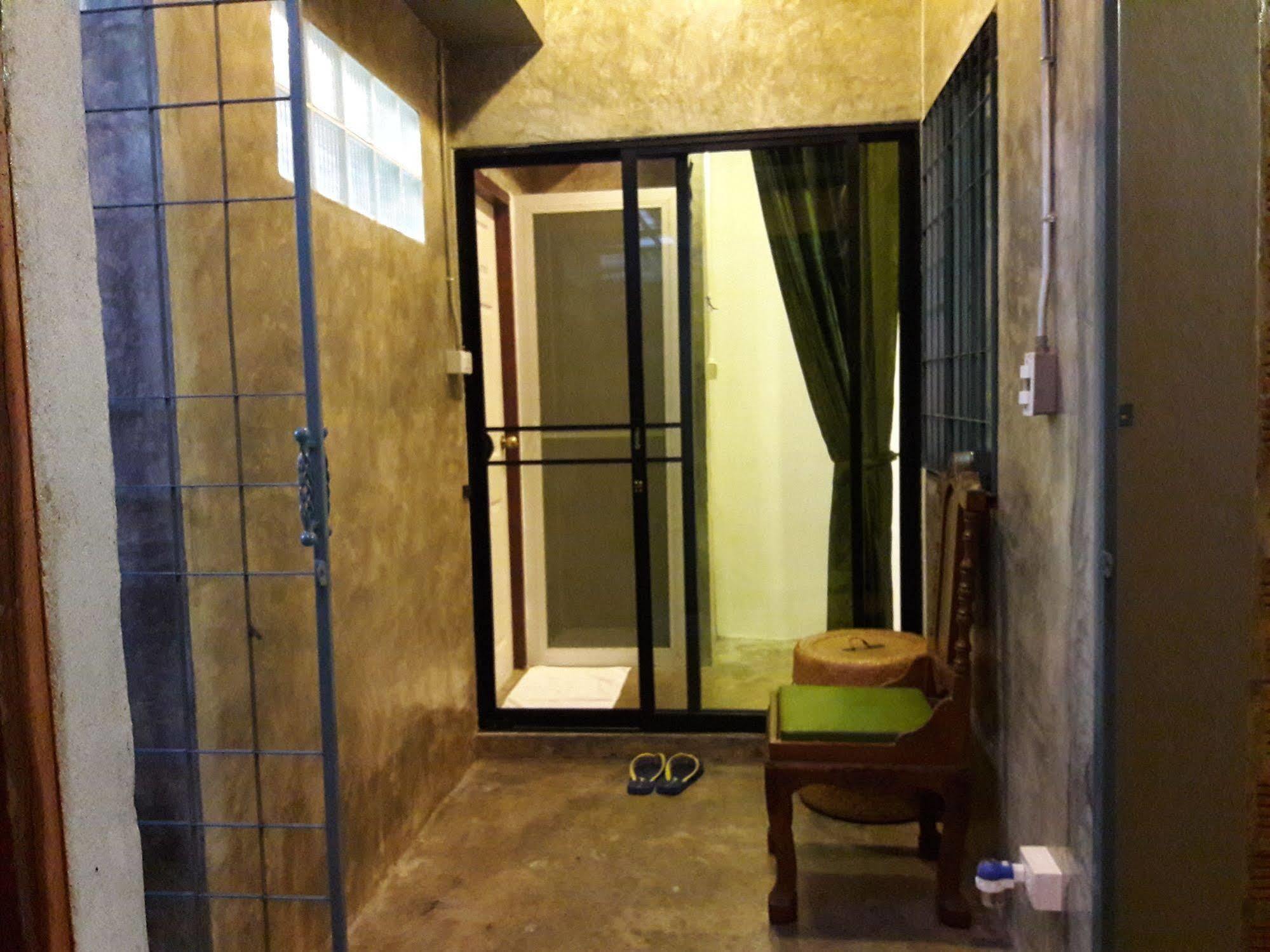 Plern Plern Bed And Bike Hotel Chiang Mai Bagian luar foto