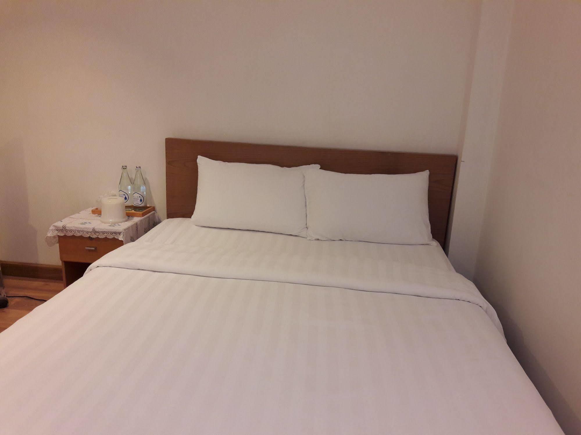Plern Plern Bed And Bike Hotel Chiang Mai Bagian luar foto